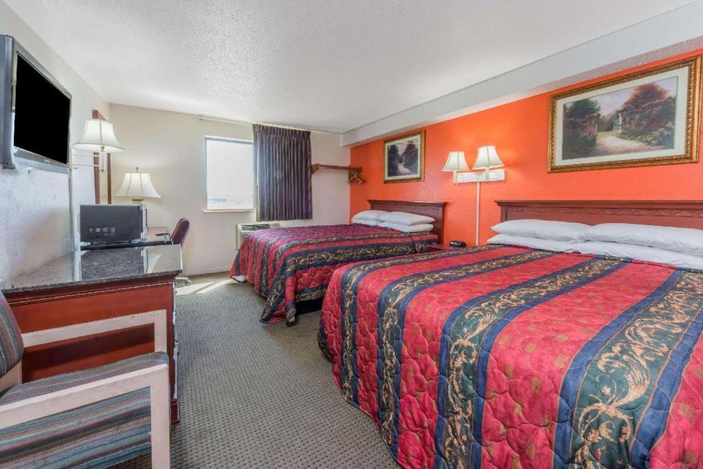 Knights Inn Ferguson Mo Castle Point Εξωτερικό φωτογραφία