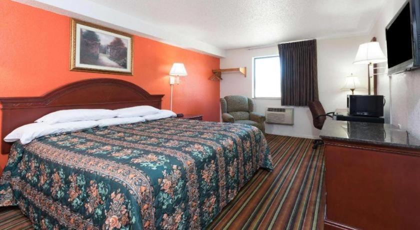 Knights Inn Ferguson Mo Castle Point Εξωτερικό φωτογραφία